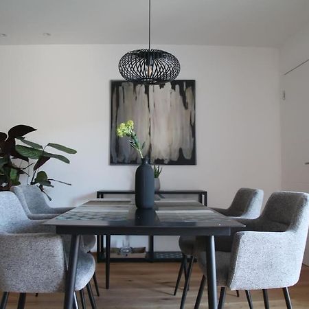 Modernes City-Appartement Нойштадт-ан-дер-Вайнштрасе Экстерьер фото